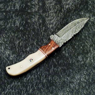Custom Made Fixed Blade Skinning Knife With Beautiful Handle & Leather Sheath
